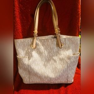 Micheal kors tote